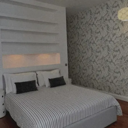 House Pilar Close To *