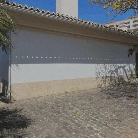 House Pilar Close To *
